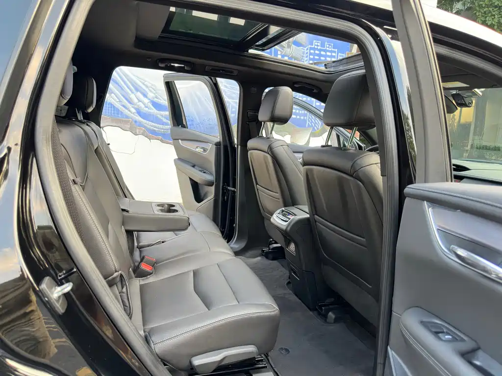 Cadillac XT6 — миниатюра 12