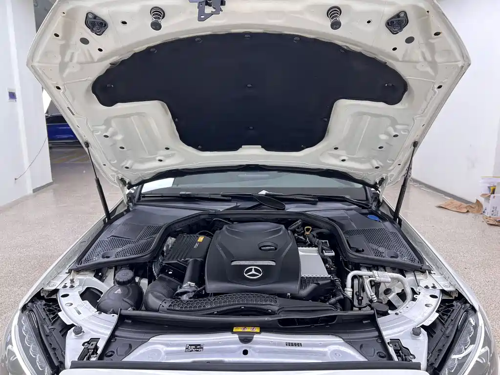 Mercedes-Benz C-Class — миниатюра 14