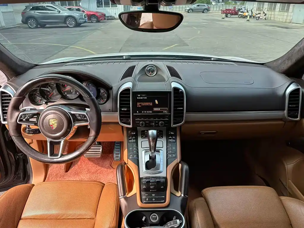 Porsche Cayenne — миниатюра 5