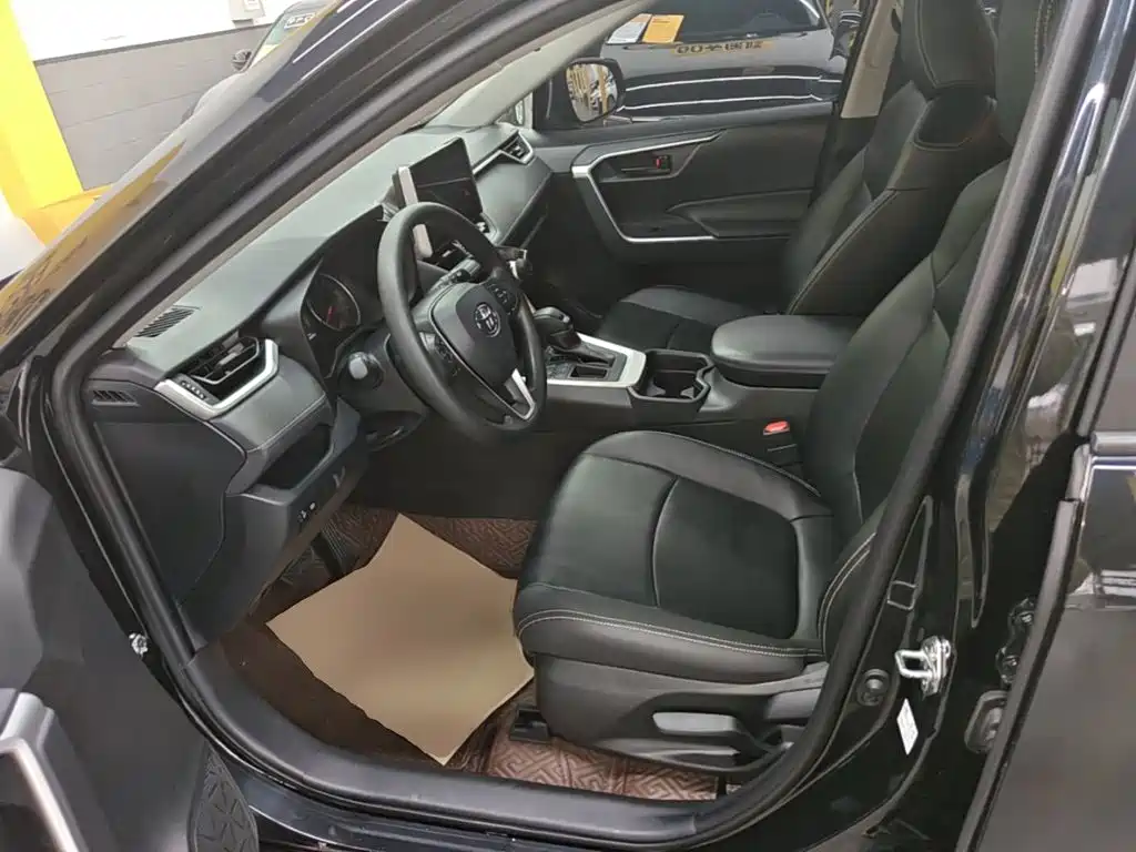 Toyota RAV4 — миниатюра 15