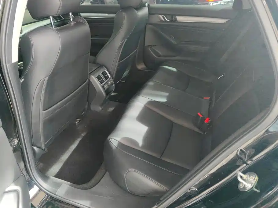 Honda Accord — миниатюра 11