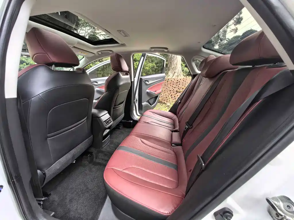 Changan Eado — миниатюра 5