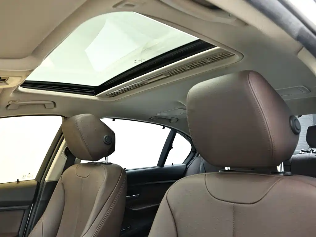 BMW 3 Series — миниатюра 12