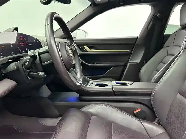 Porsche Taycan — миниатюра 15