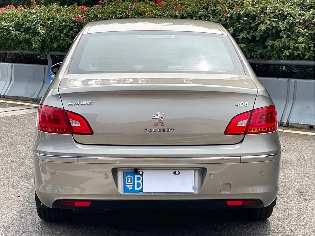 Peugeot 408 2013 2.0L AT Comfort