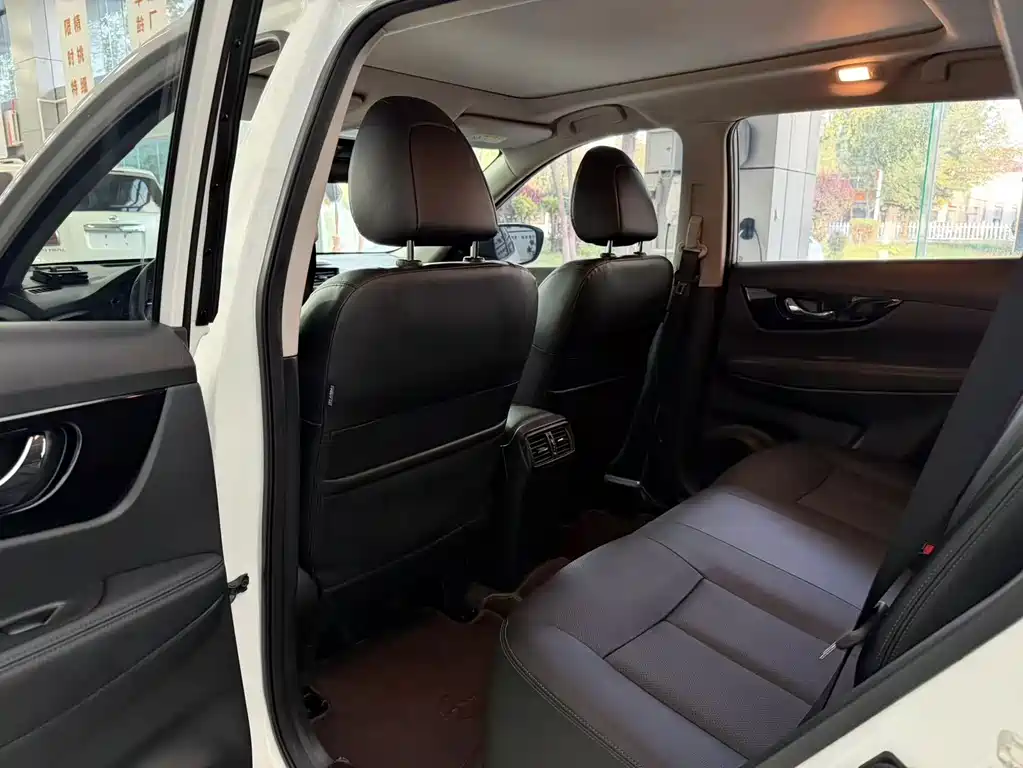 Nissan X-Trail — миниатюра 12