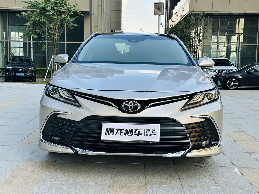 TOYOTA CAMRY