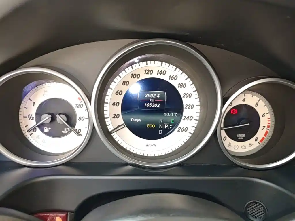 Mercedes-Benz E-Class — миниатюра 12