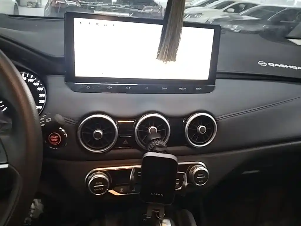 Nissan Qashqai — миниатюра 13