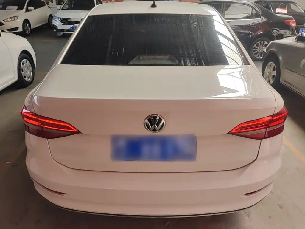 Volkswagen Lavida — миниатюра 6