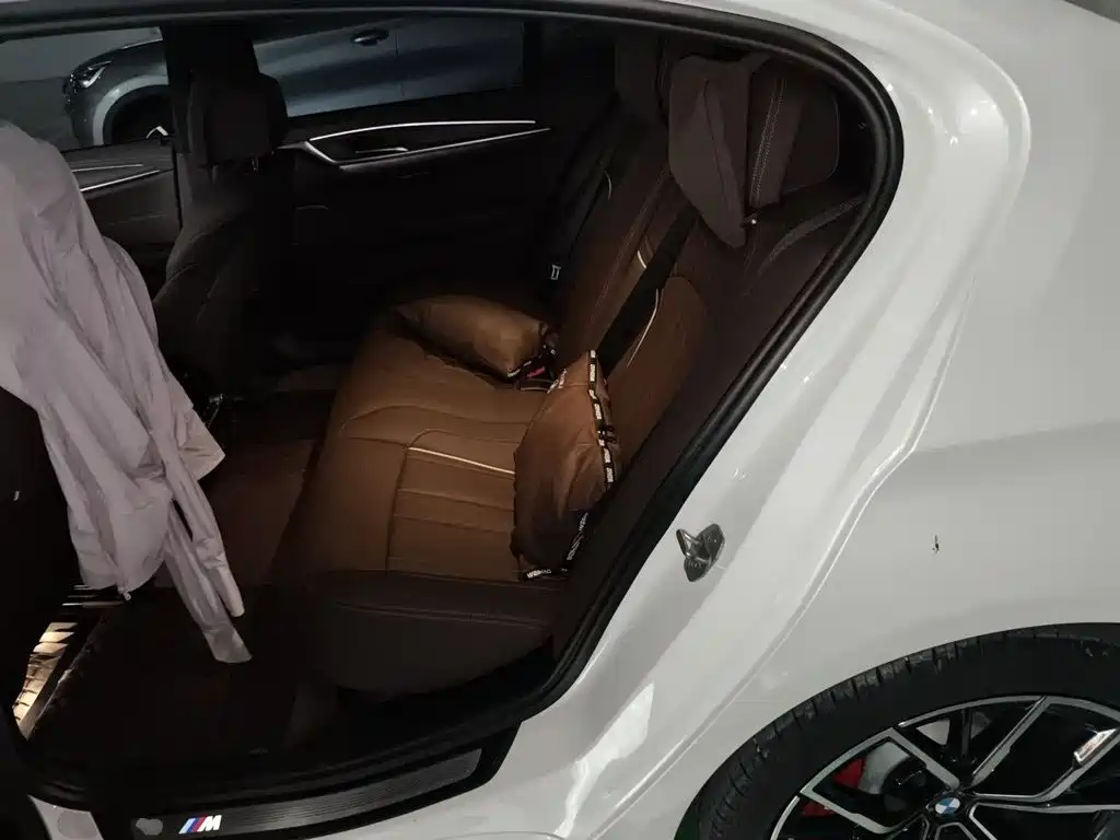 BMW 5 Series — миниатюра 15
