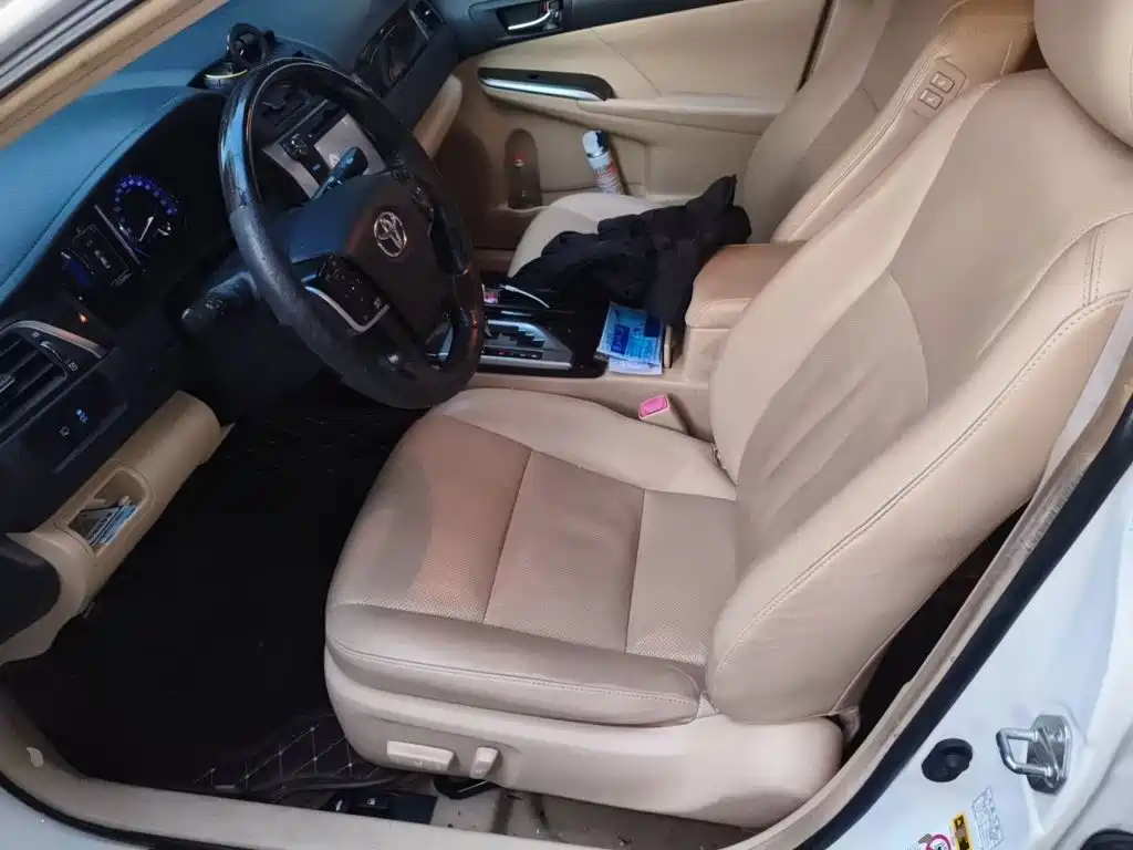 Toyota Camry — миниатюра 8