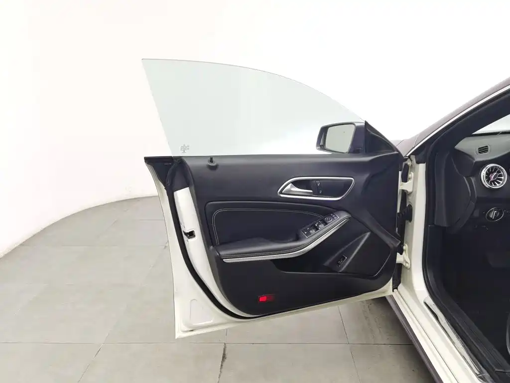Mercedes-Benz CLA (Import) — миниатюра 8