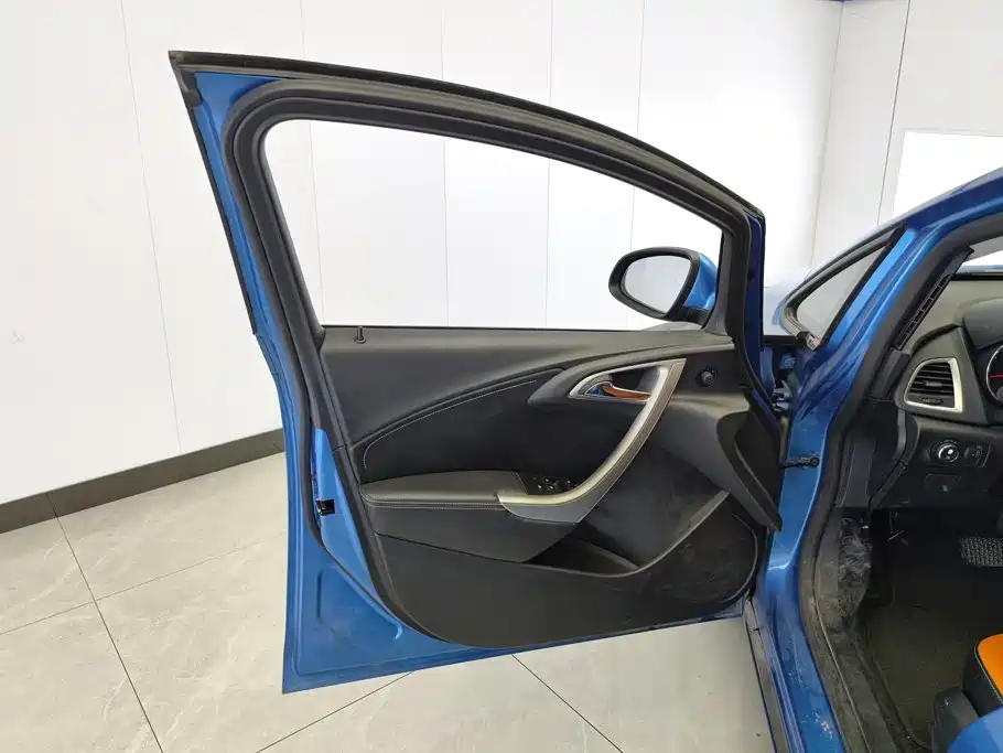 Buick Excelle — миниатюра 7
