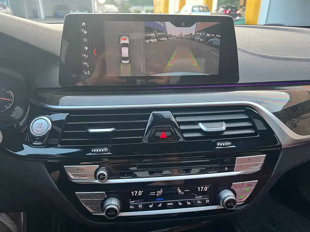 BMW 5 Series — миниатюра 9