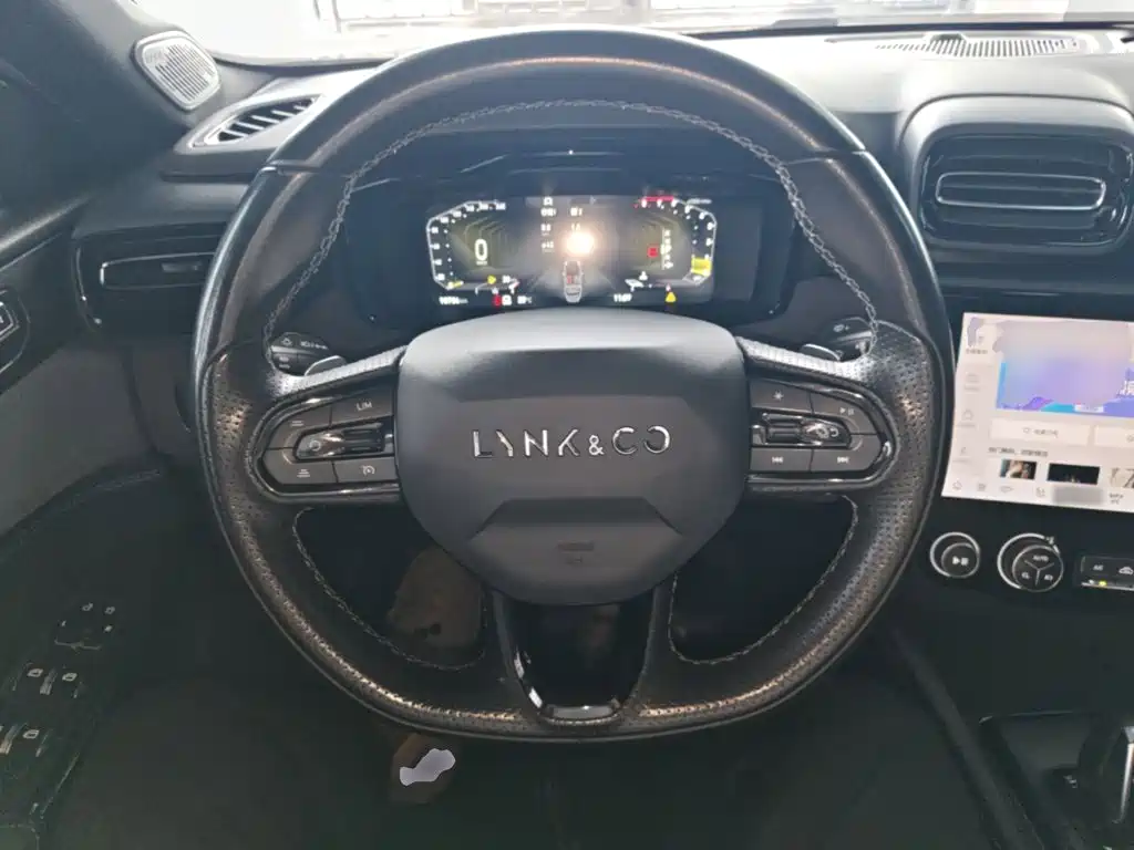 Lynk & Co 03 — миниатюра 11