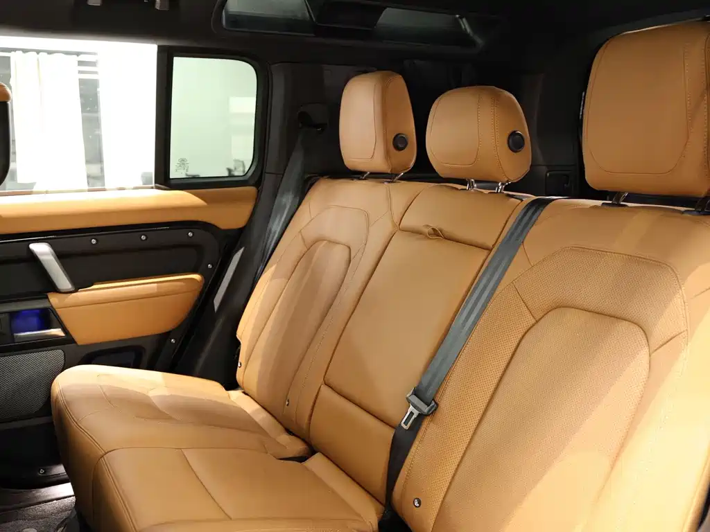 Land Rover Defender — миниатюра 20
