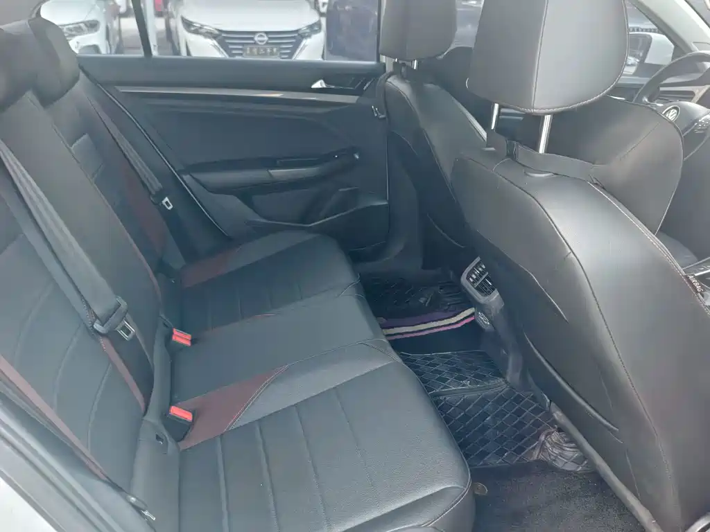 Volkswagen Bora — миниатюра 9