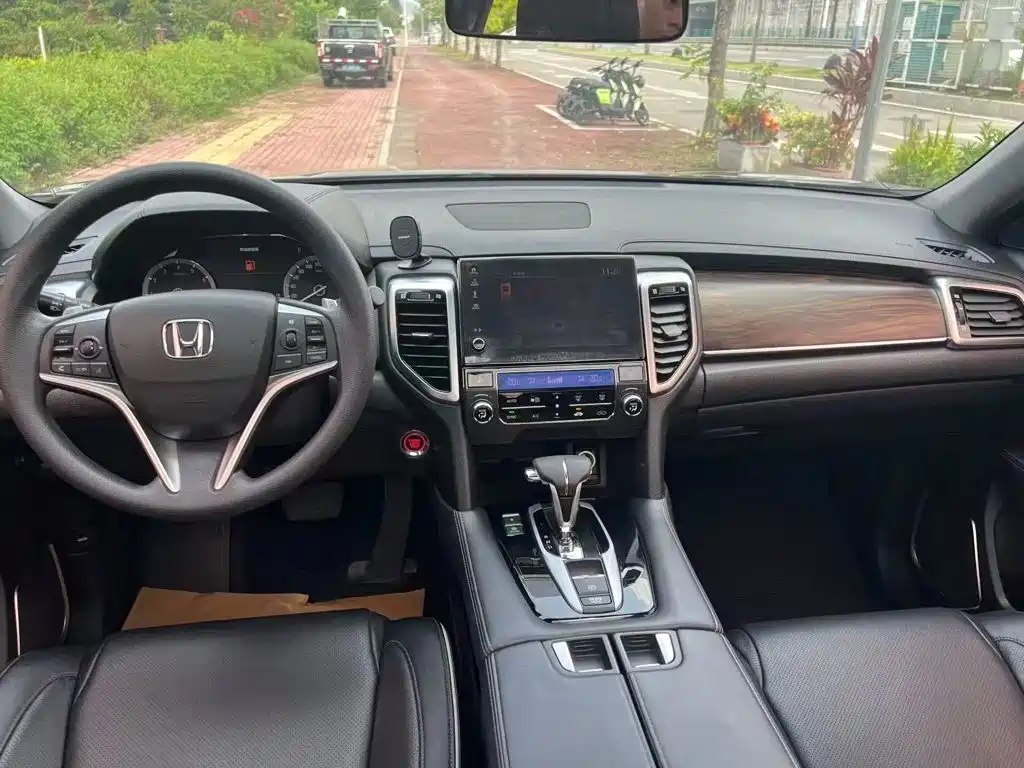 Honda UR-V — миниатюра 8