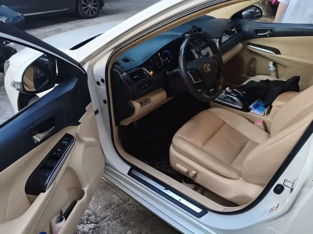 Toyota Camry — миниатюра 14