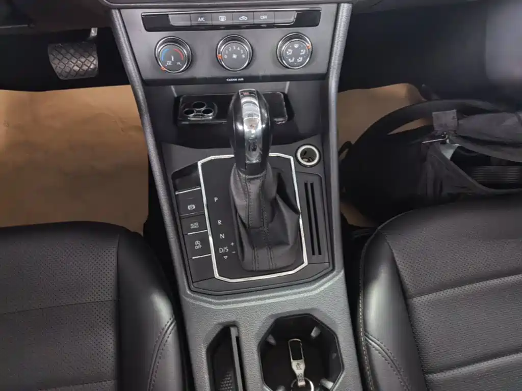 Volkswagen Lavida — миниатюра 14