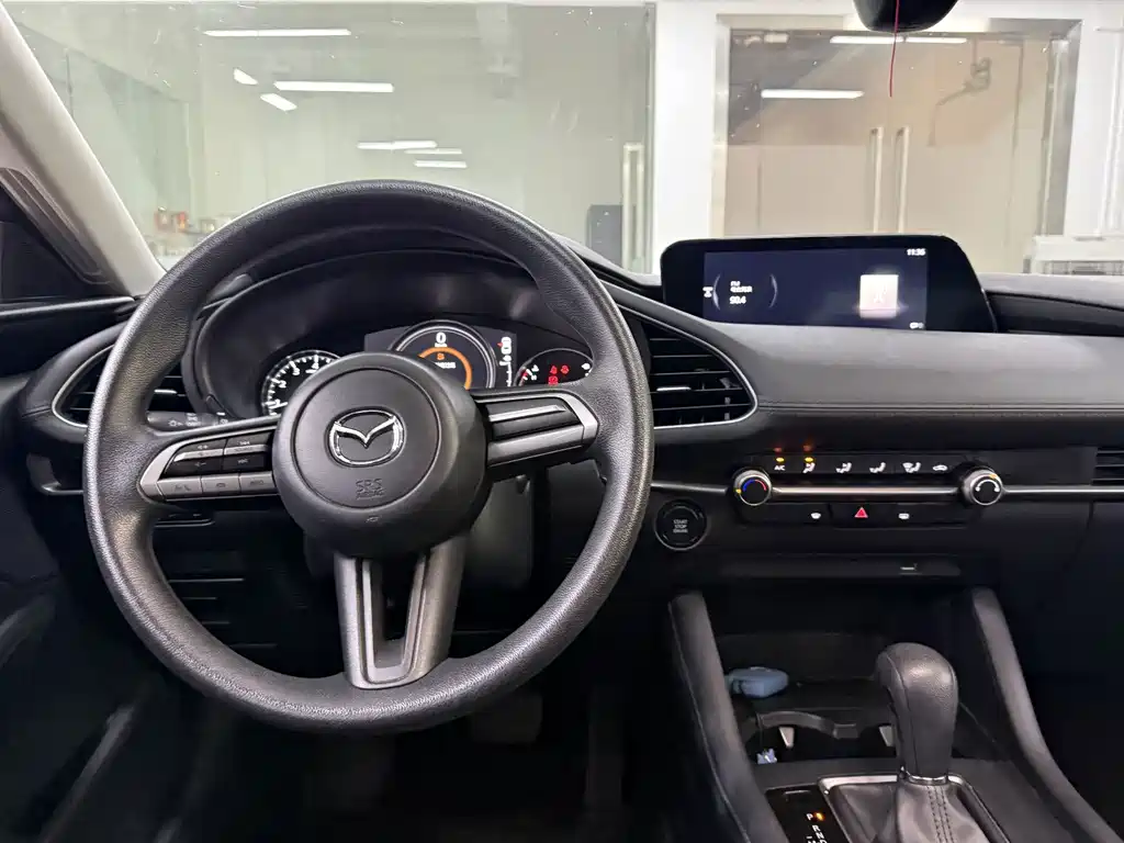Mazda 3 Axela — миниатюра 18