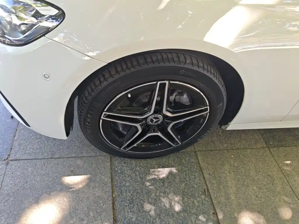 Mercedes-Benz E-Class (Import) — миниатюра 23