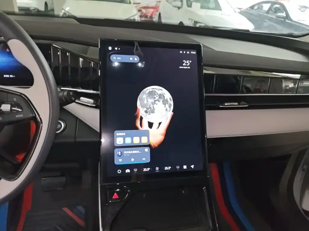 Geely Boyue L — миниатюра 13