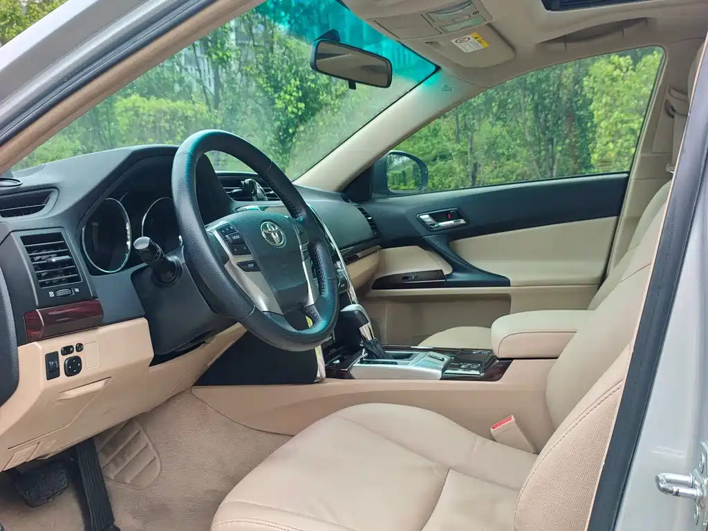 Toyota Reiz — миниатюра 6