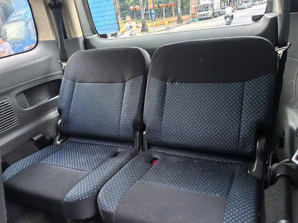 Nissan NV200 — миниатюра 10