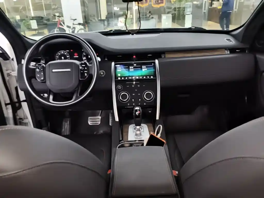 Land Rover Discovery Sport — миниатюра 10
