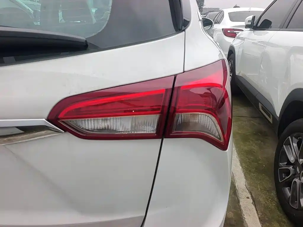 Buick Envision Plus — миниатюра 8