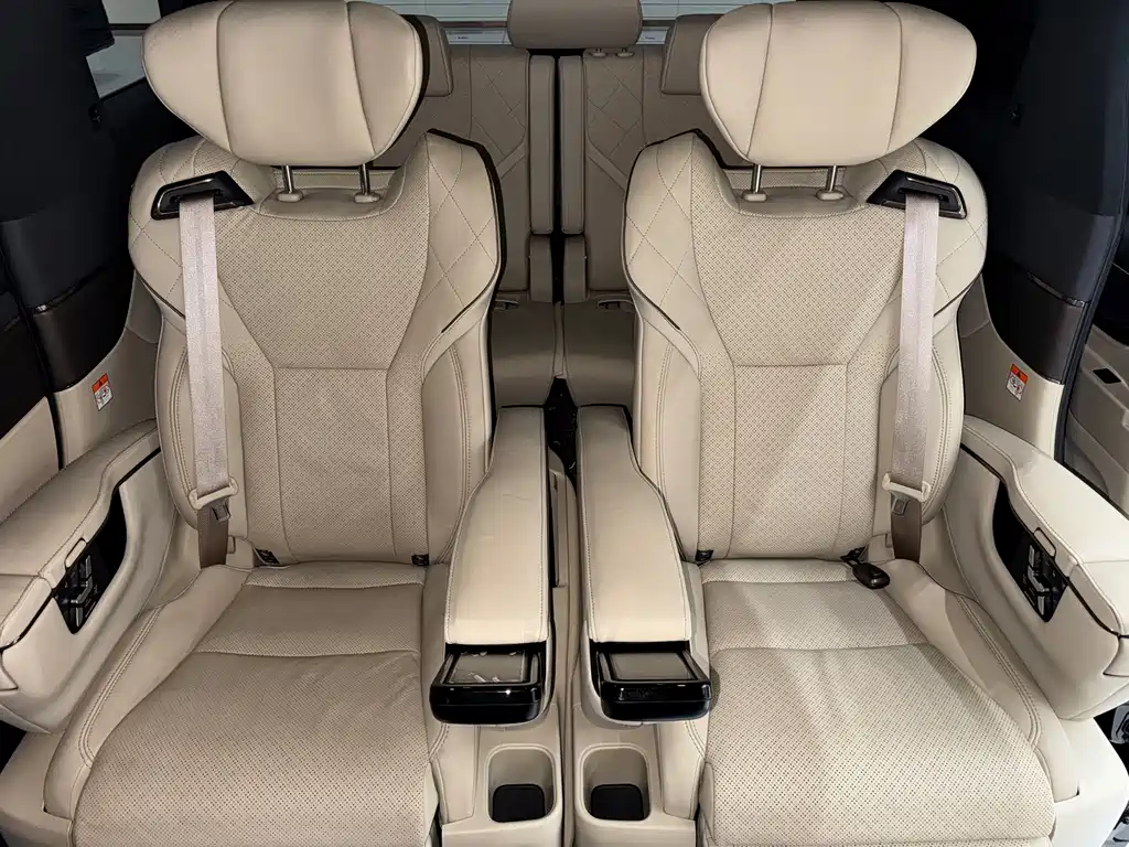 Toyota Vellfire — миниатюра 8
