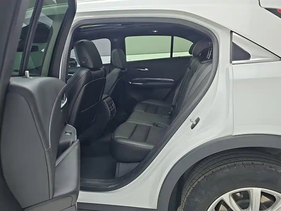 Cadillac XT4 — миниатюра 11