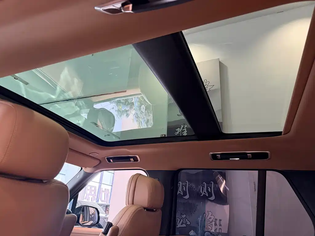 Land Rover Range Rover — миниатюра 14