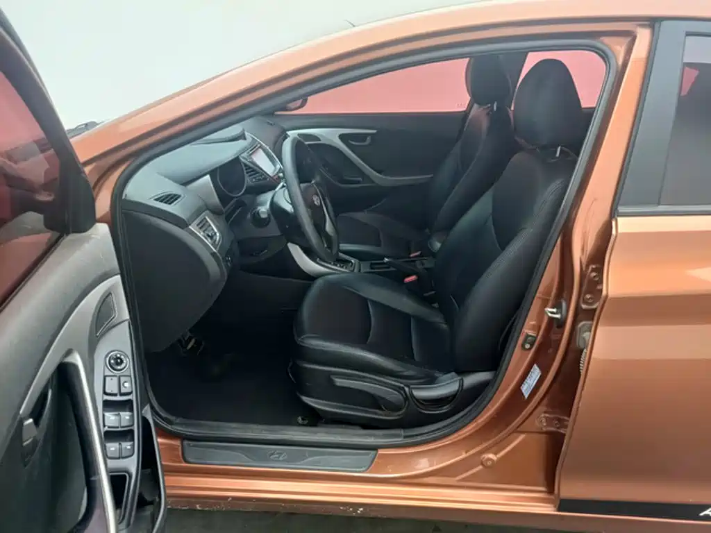 Hyundai Elantra Langdong — миниатюра 13