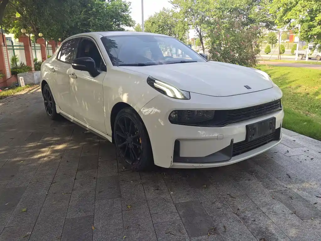 Lynk & Co 03 — миниатюра 3