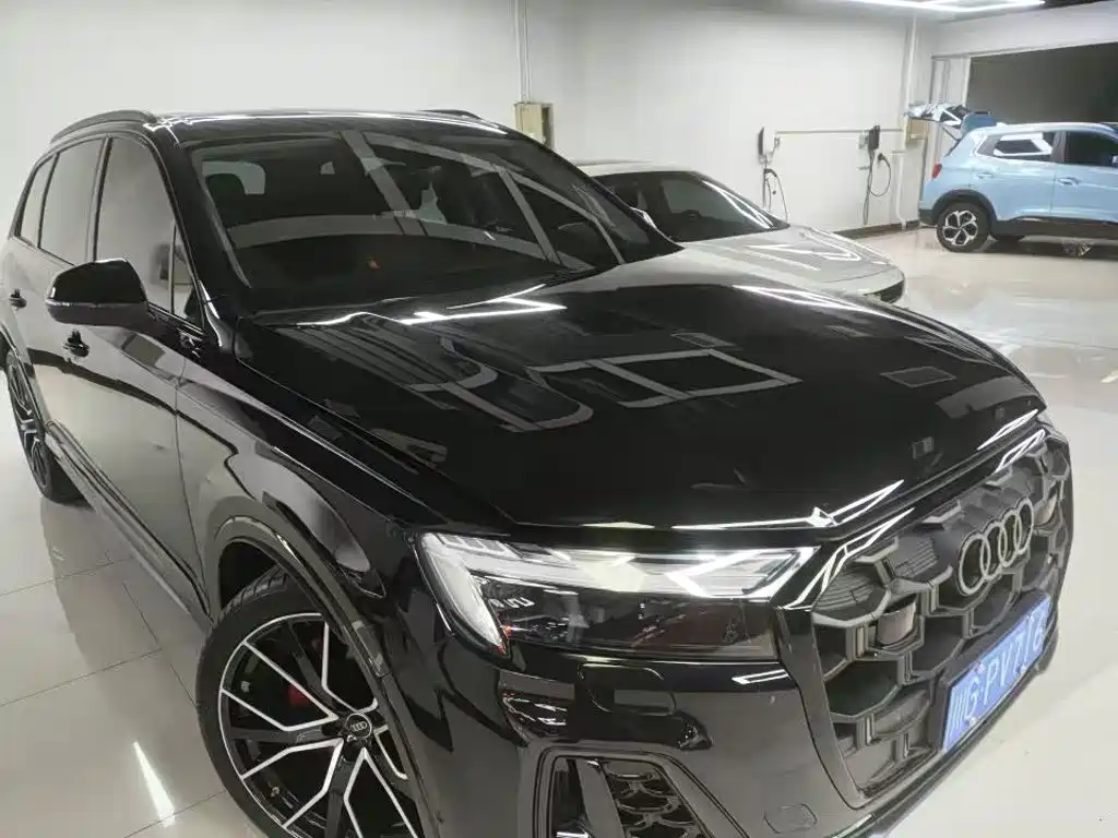 2025 Audi Q7 - zdjęcie 1 z 7