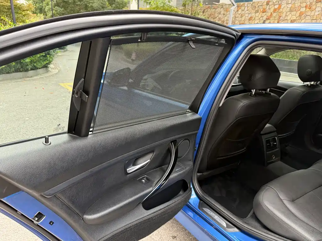 BMW 3 Series — миниатюра 17