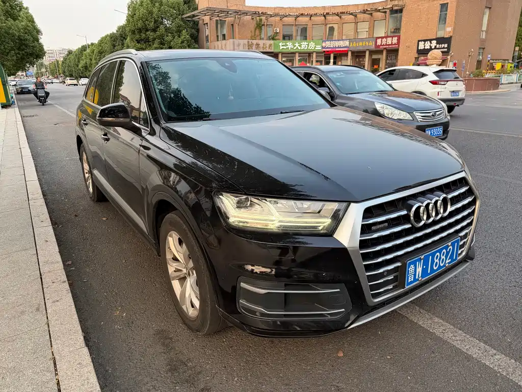 Audi Q7 — миниатюра 3