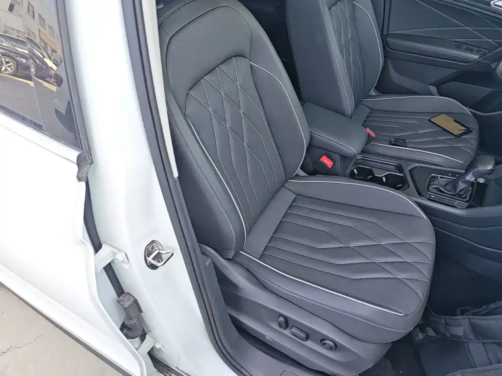 Volkswagen Tiguan L — миниатюра 25