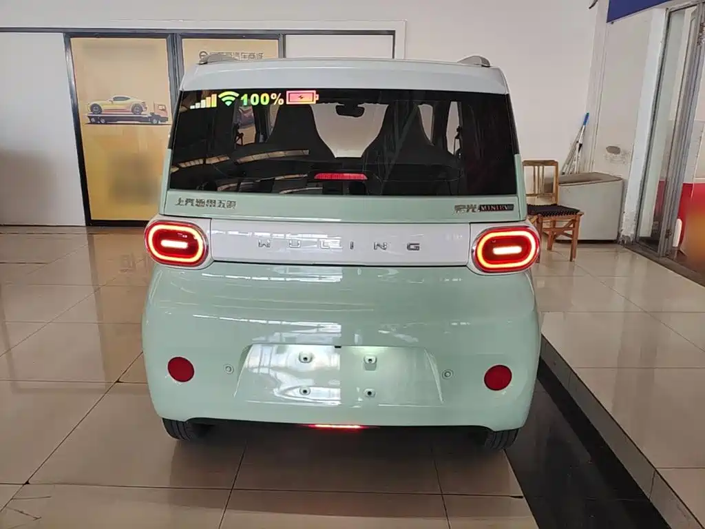 Wuling MINIEV — миниатюра 6