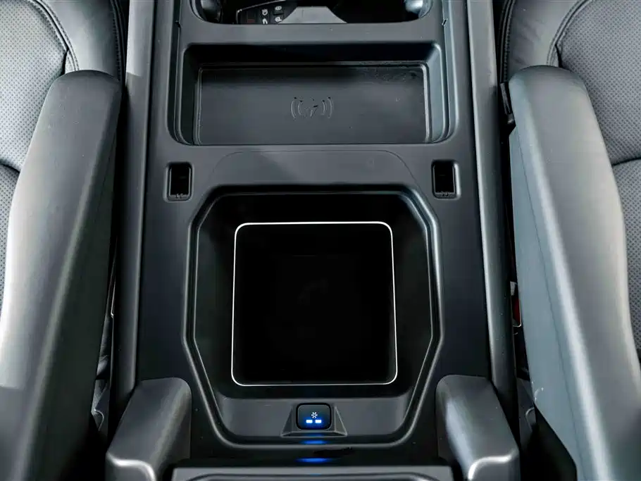 Land Rover Defender — миниатюра 17