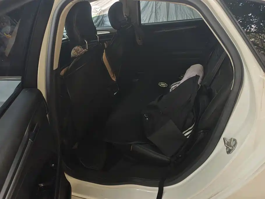 Ford Mondeo — миниатюра 11