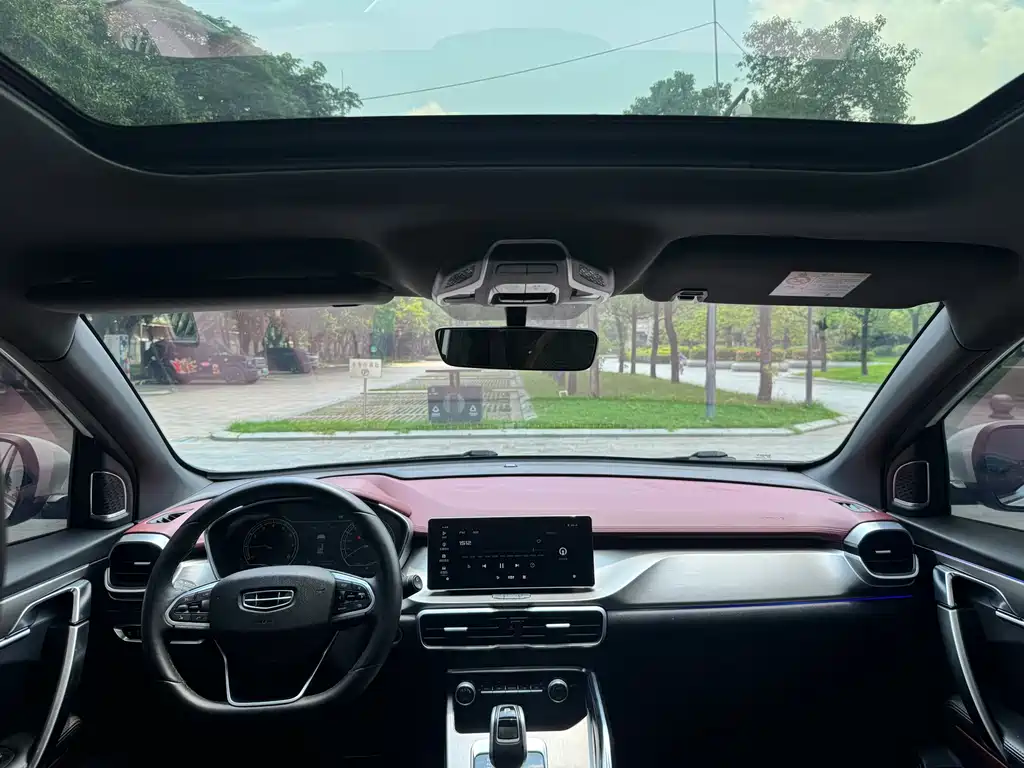 Geely Binyue — миниатюра 6
