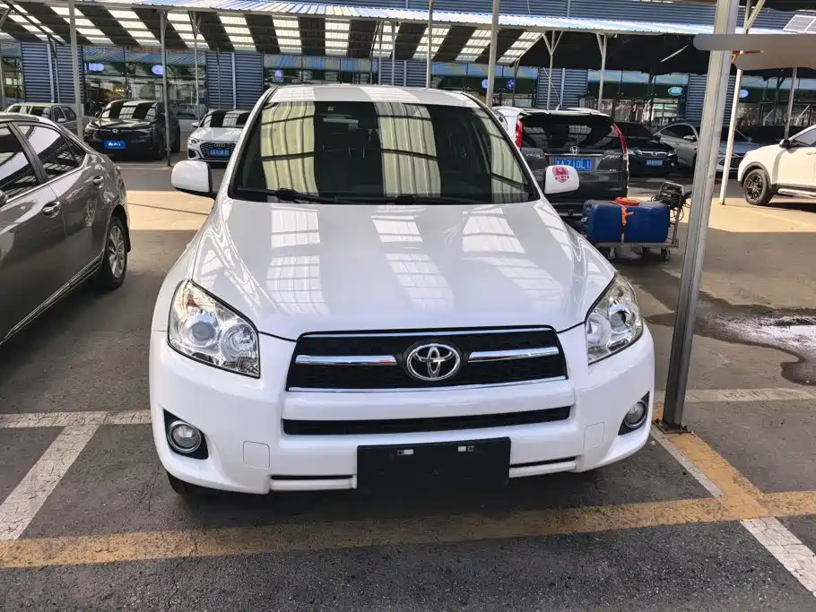 Toyota RAV4 — миниатюра 2