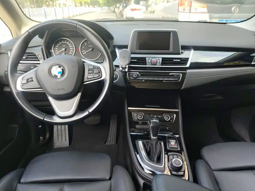 BMW 2 Series Active Tourer (Import) — миниатюра 5