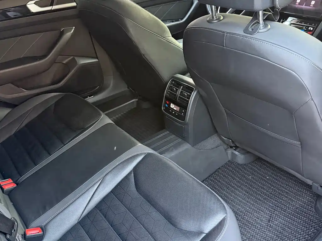 Volkswagen CC — миниатюра 11