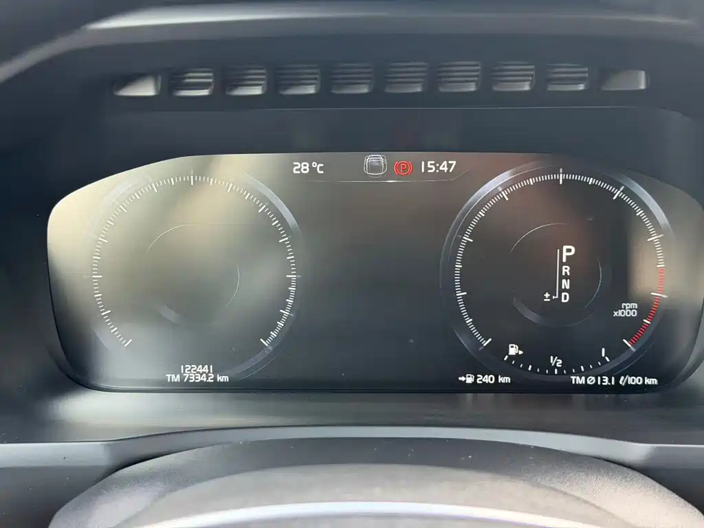 Volvo XC90 — миниатюра 11