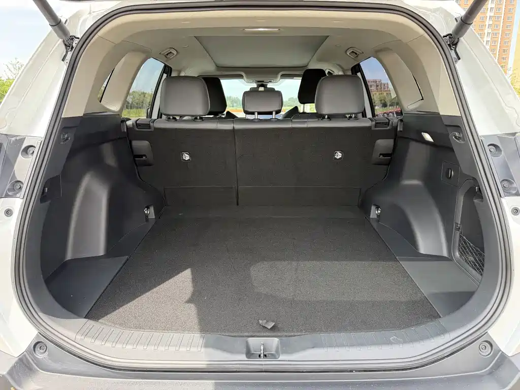 Toyota RAV4 2026 2.0L Luxury